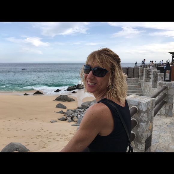 Meet your Posher, Carol - Picture 1 of 1